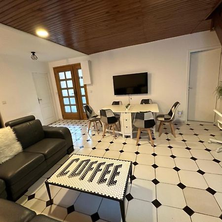 Agreable Appartement Dans Une Maison Saint-Denis  Eksteriør bilde