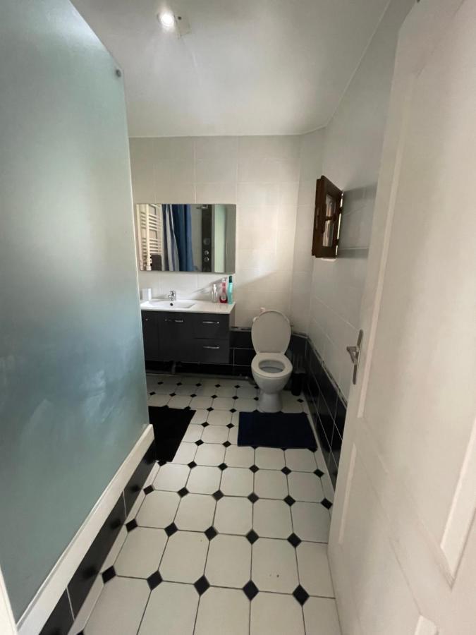 Agreable Appartement Dans Une Maison Saint-Denis  Eksteriør bilde