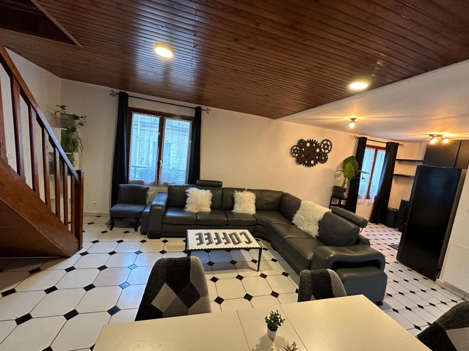 Agreable Appartement Dans Une Maison Saint-Denis  Eksteriør bilde