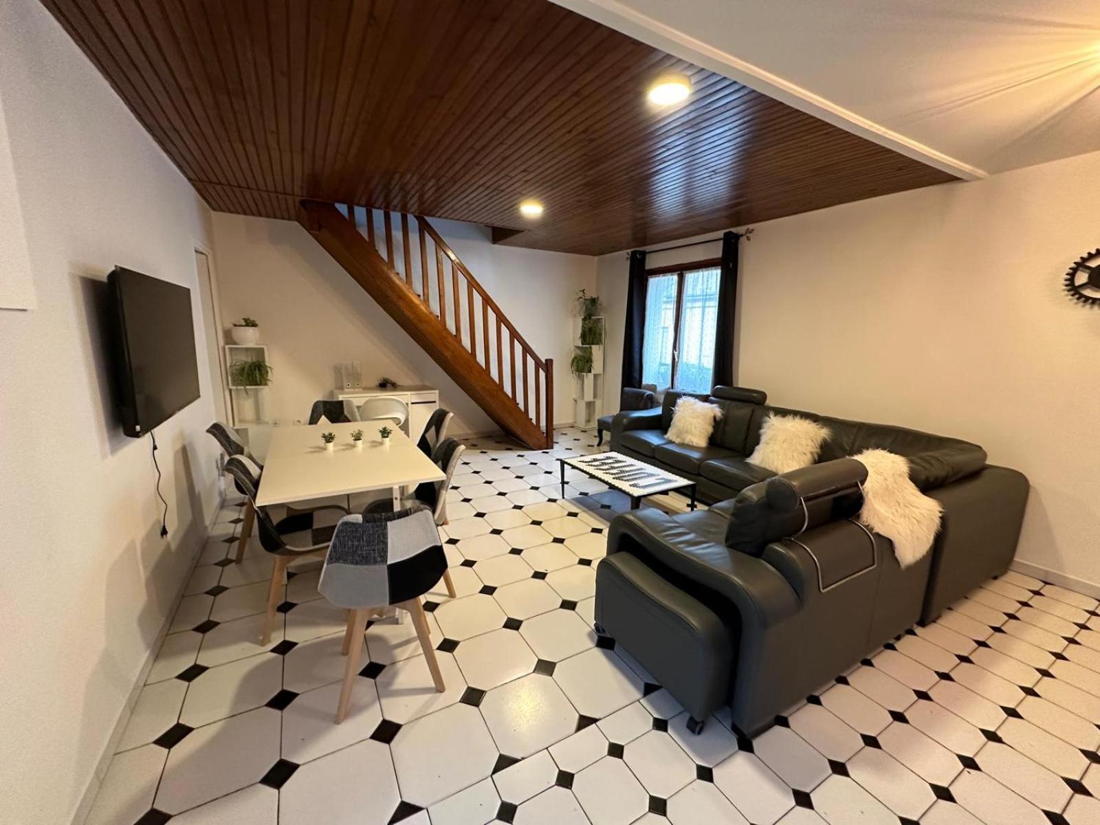 Agreable Appartement Dans Une Maison Saint-Denis  Eksteriør bilde
