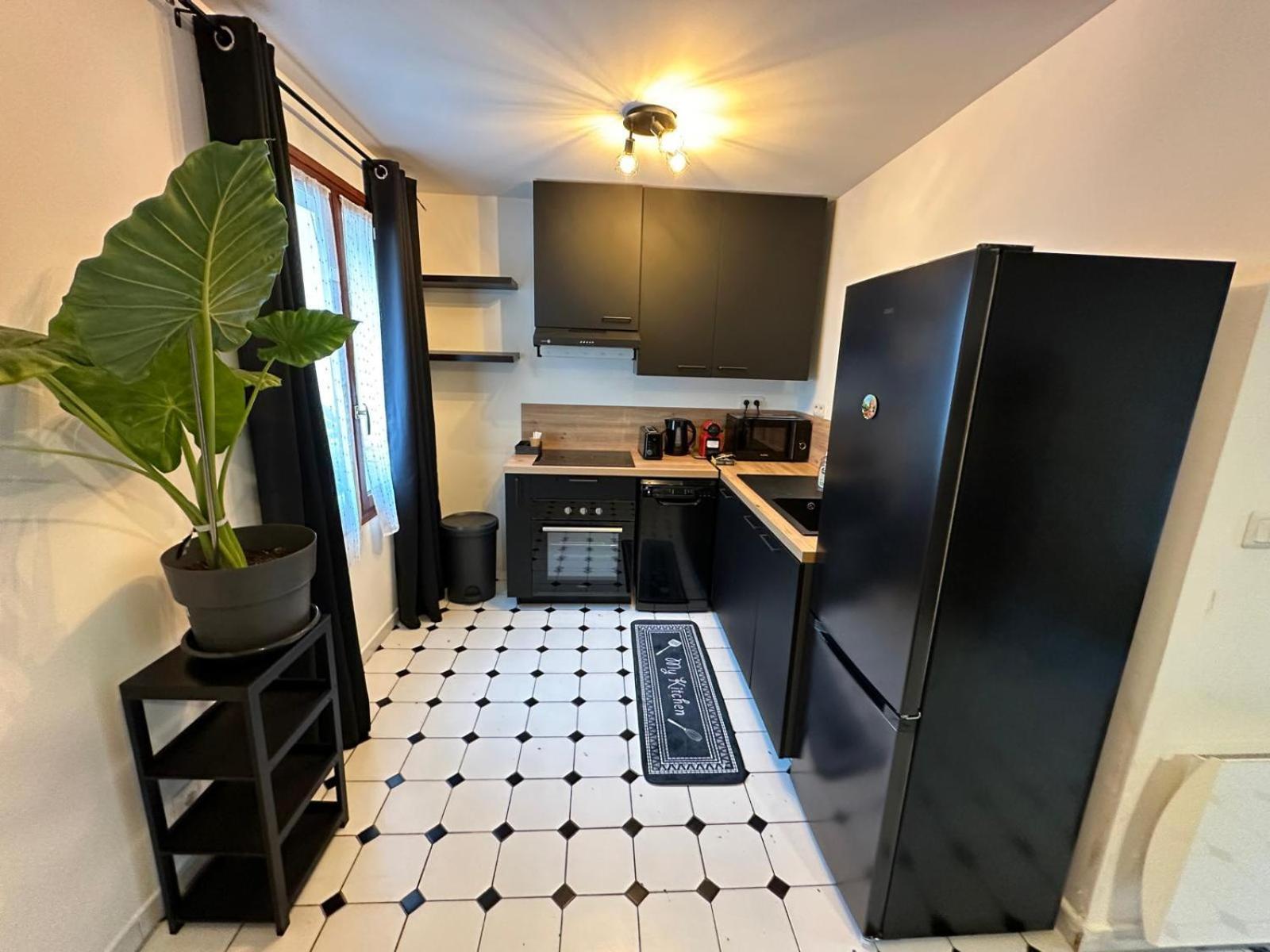 Agreable Appartement Dans Une Maison Saint-Denis  Eksteriør bilde