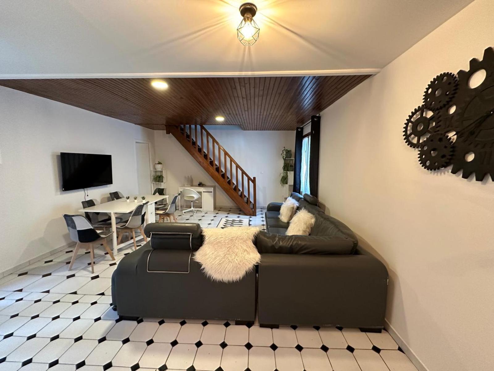 Agreable Appartement Dans Une Maison Saint-Denis  Eksteriør bilde